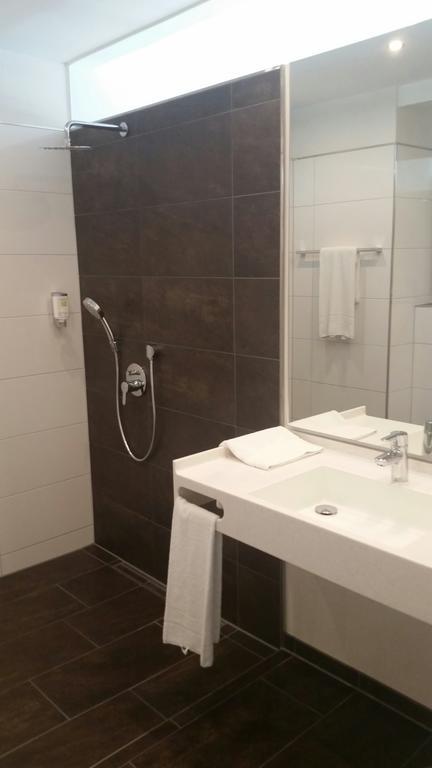 Alpenflair Hotel Buchloe Room photo