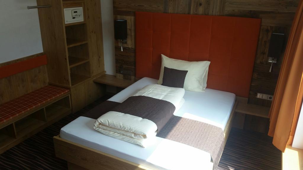 Alpenflair Hotel Buchloe Room photo
